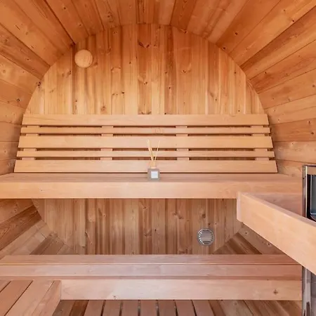 Sunny Private Rooftop Sauna & Hot Tub By Bentobox * 리스본